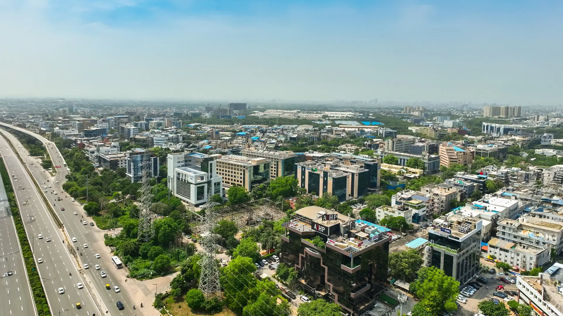 The NH8 Advantage in Gurgaon: 5 Branding Wins Only Highway Facing Offices Deliver